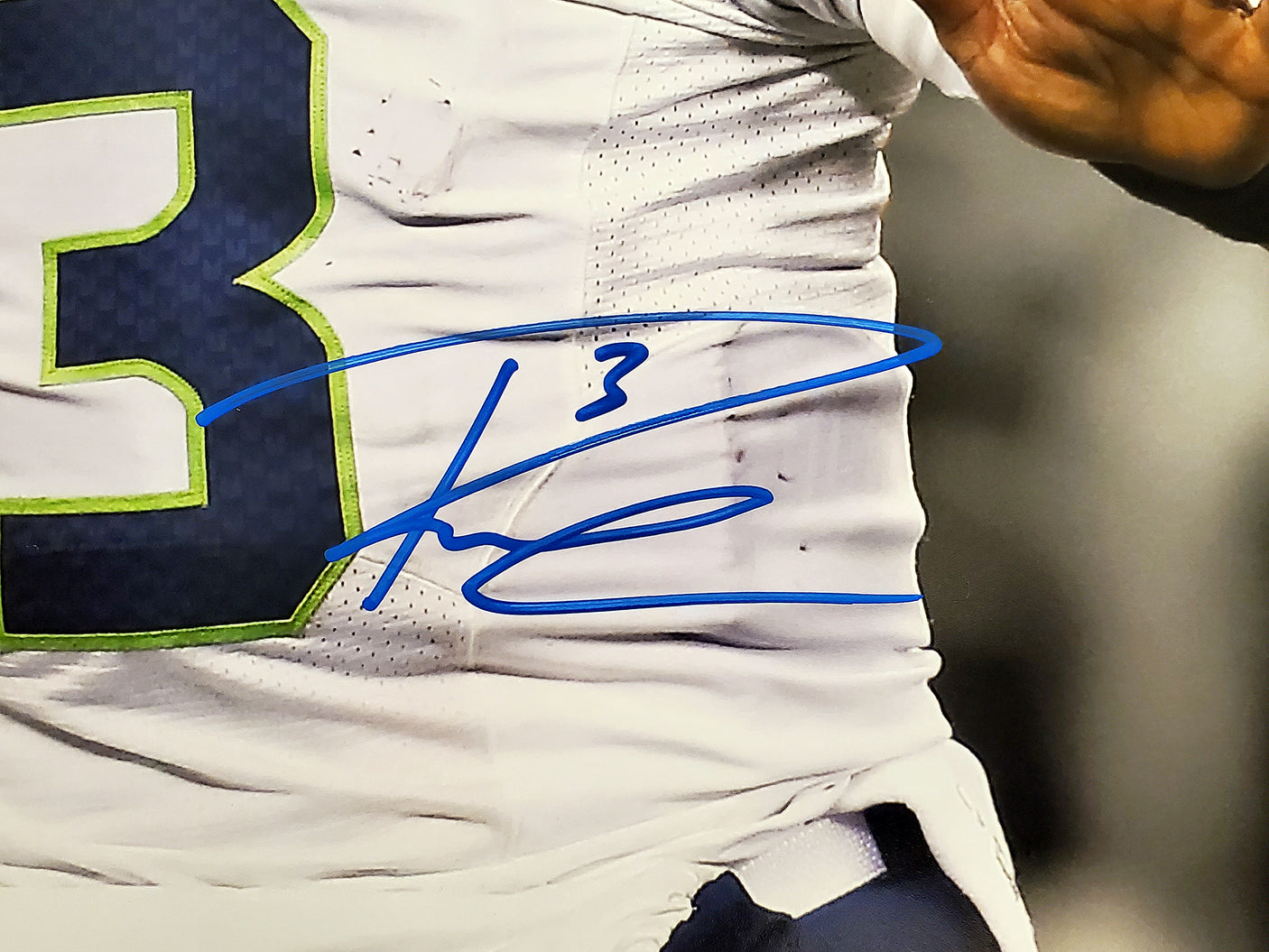Russell Wilson Autographed Framed 16x20 Photo Seattle Seahawks Super Bowl XLVIII RW Holo Stock #200376