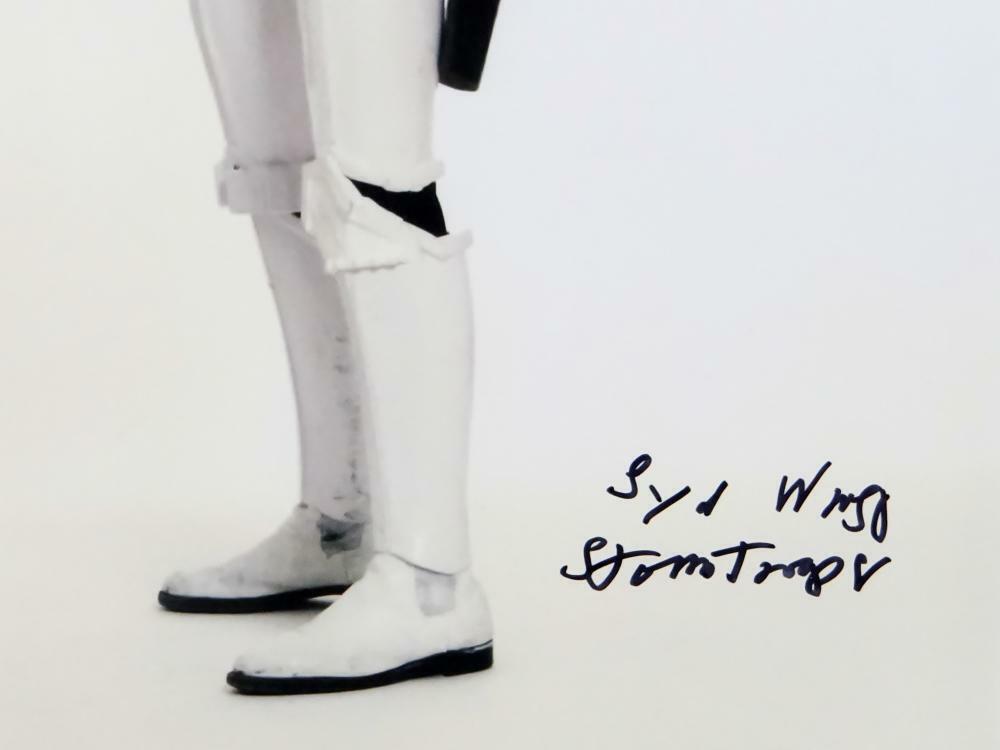 Syd Wragg Autographed Sideways Full Body 11x14 Photo w/ Insc - JSA Auth *Black