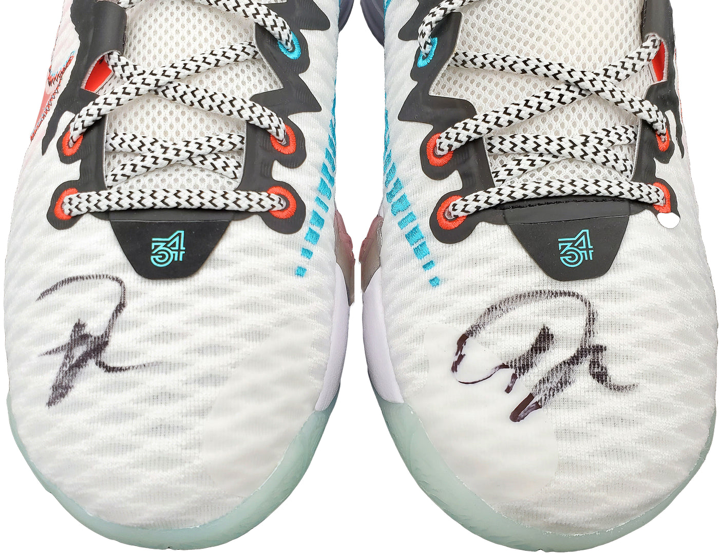 Giannis Antetokounmpo Autographed White Nike Immortality Shoes Milwaukee Bucks Size 13 Pair Beckett BAS QR Stock #197432