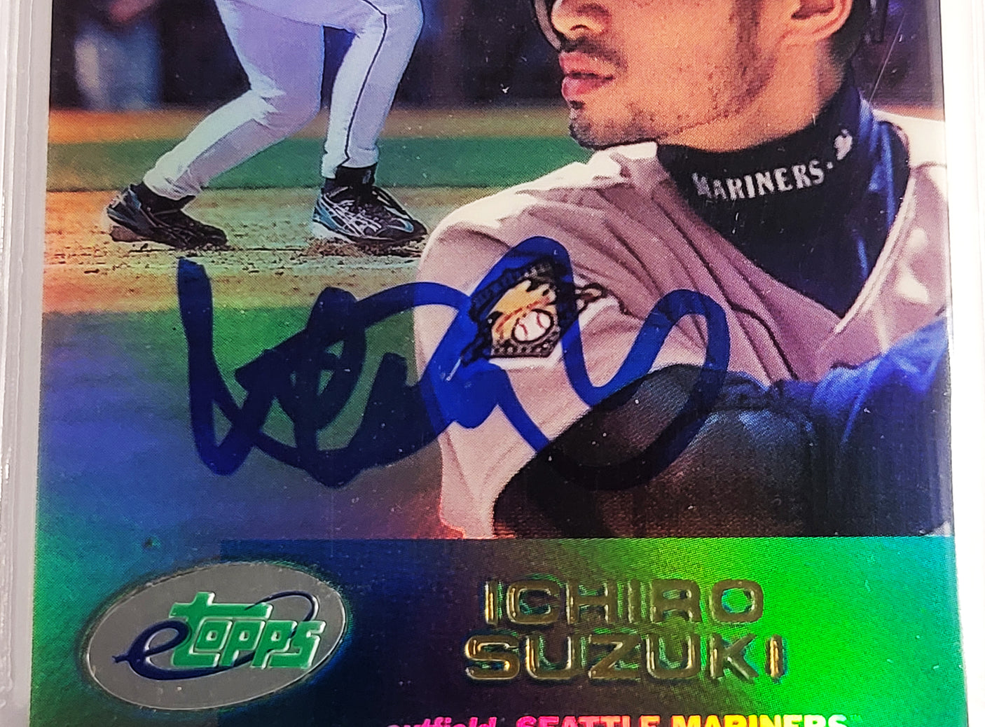 Ichiro Suzuki Autographed 2001 eTopps Rookie Card #100 Seattle Mariners Auto Grade Gem Mint 10 Beckett BAS #14129126