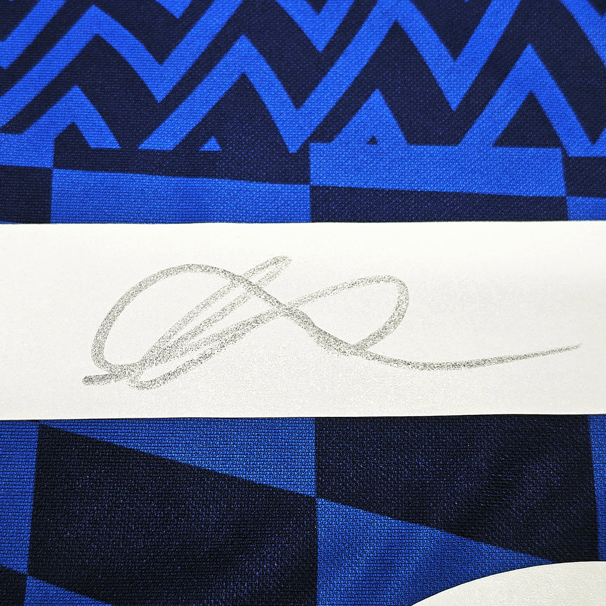 Chelsea F.C. Mason Mount Autographed Blue Nike Jersey Size L in Silver Beckett BAS Stock #196474