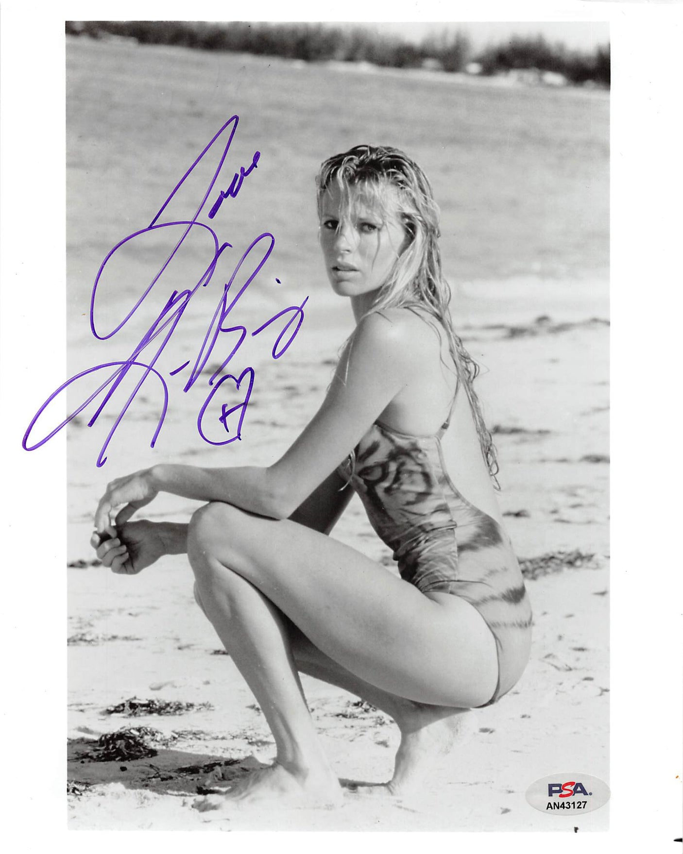 Kim Basinger Never Say Never Again Authentic Signed 8x10 Photo PSA/DNA #AN43127
