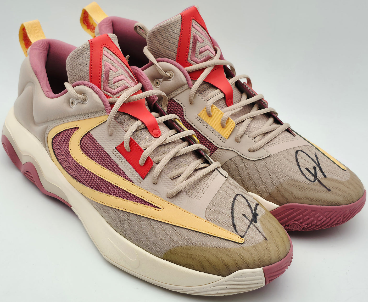 Giannis Antetokounmpo Autographed 2023 Player Exclusive (PE) Promo Fossil Stone, Celestial Gold & Desert Berry Nike Immortality 3 Shoes Milwaukee Bucks Size 17 (No Box) Beckett BAS Witness #3W395057