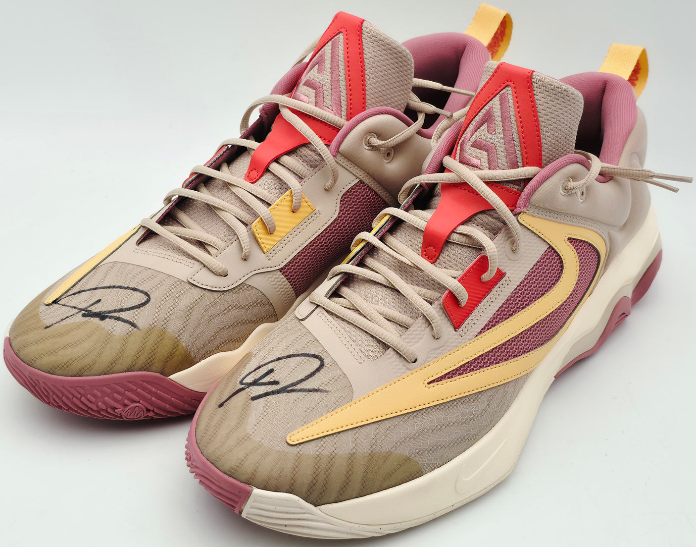 Giannis Antetokounmpo Autographed 2023 Player Exclusive (PE) Promo Fossil Stone, Celestial Gold & Desert Berry Nike Immortality 3 Shoes Milwaukee Bucks Size 17 (No Box) Beckett BAS Witness #3W395057