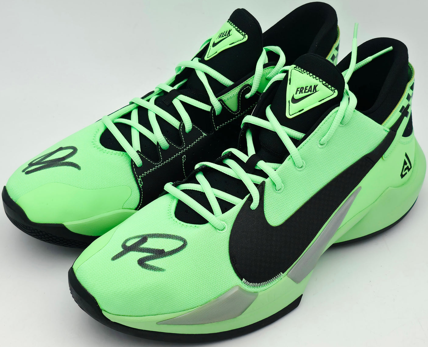 Giannis Antetokounmpo Autographed 2021 Player Exclusive (PE) Promo ILLUSION GRN/BLK-MTLG Nike Zoom Freak 2 Shoes Milwaukee Bucks Size 17 (No Box) Beckett BAS Witness #3W396817 & #3W396818