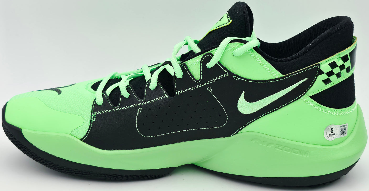 Giannis Antetokounmpo Autographed 2021 Player Exclusive (PE) Promo ILLUSION GRN/BLK-MTLG Nike Zoom Freak 2 Shoes Milwaukee Bucks Size 17 (No Box) Beckett BAS Witness #3W396817 & #3W396818