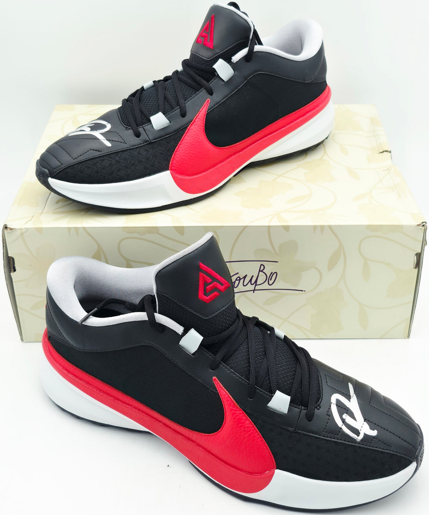 Giannis Antetokounmpo Autographed 2023 Player Exclusive (PE) Promo Black & University Red Nike Zoom Freak 5 Shoes Milwaukee Bucks Size 17 Beckett BAS Witness Stock #252706