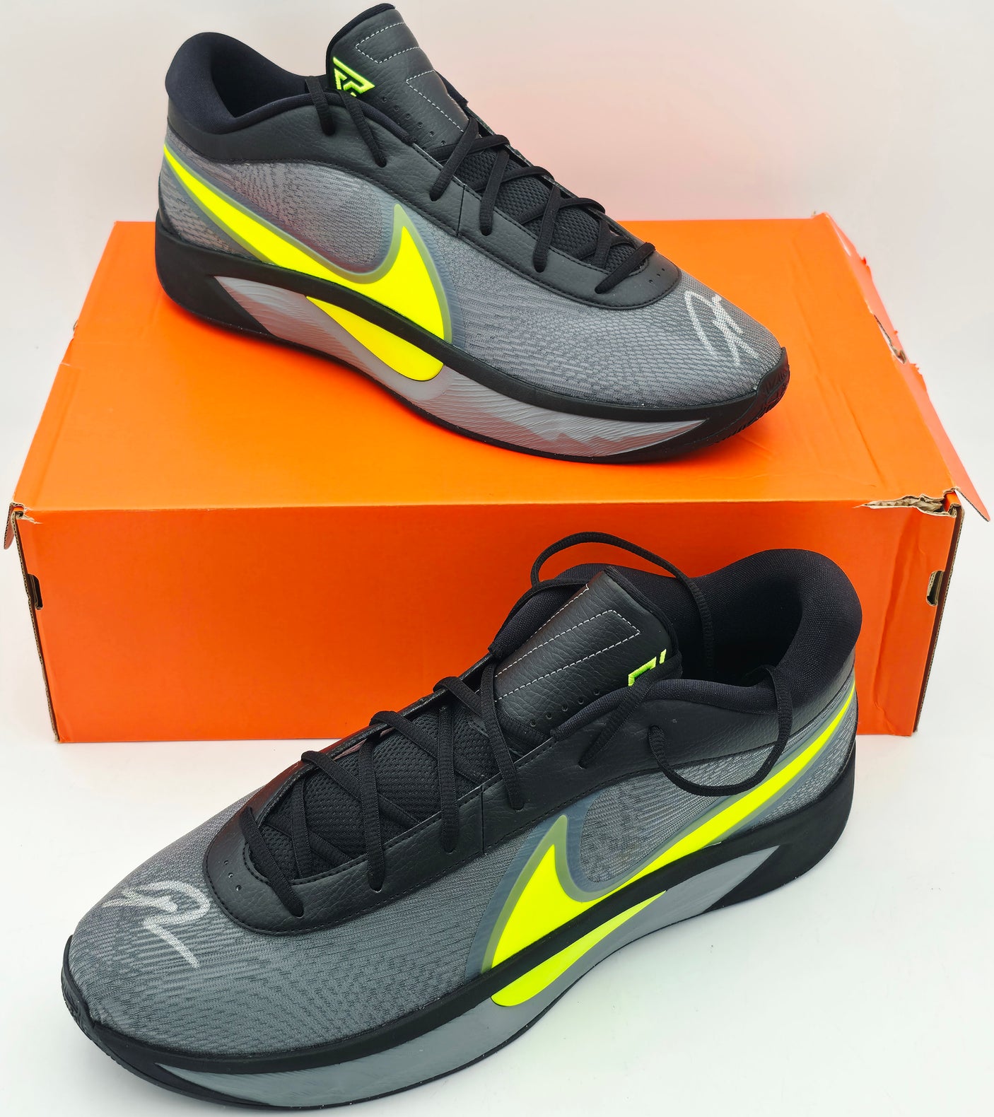 Giannis Antetokounmpo Autographed Black, Cool Grey & Stadium Green Nike Zoom Freak 6 Shoes Milwaukee Bucks Size 17 (With Box) Beckett BAS Witness #3W396369 & #3W396370