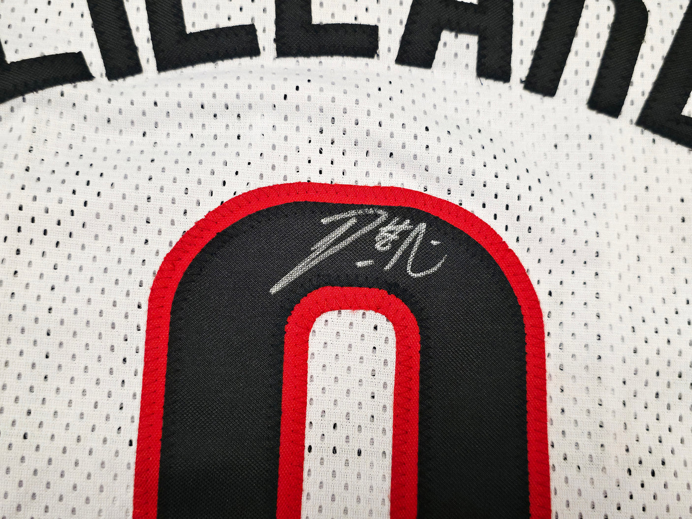 Portland Trail Blazers Damian Lillard Autographed White Jersey Beckett BAS Stock #195902