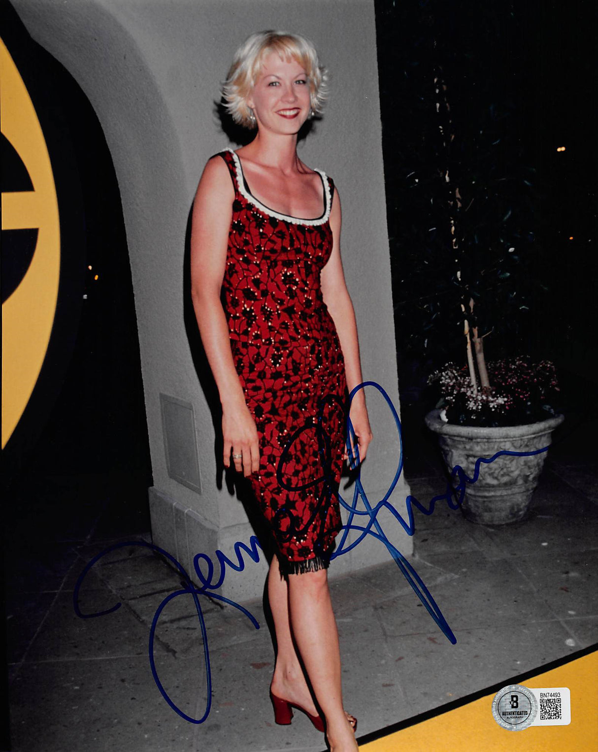 Jenna Elfman Dharma & Greg Authentic Signed 8x10 Sexy Photo BAS #BN74493