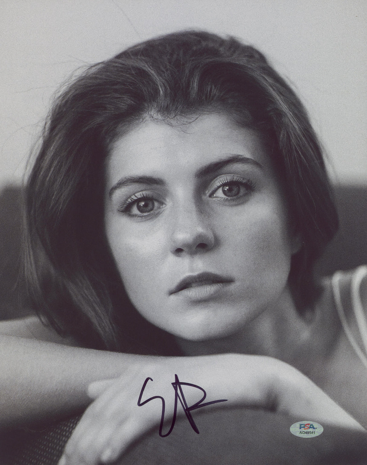 Emily Bader My Lady Jane Authentic Signed 11x14 Vertical Photo PSA/DNA #AQ49541