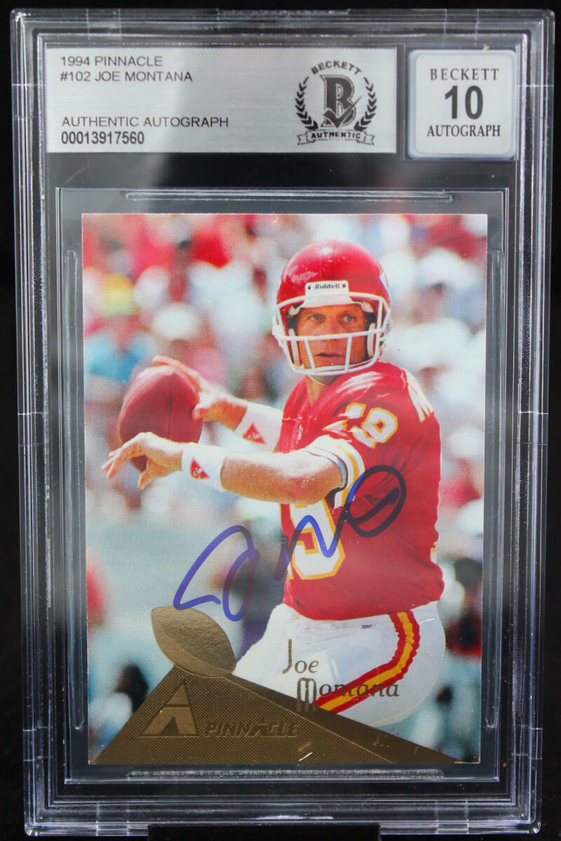 1994 Pinnacle #102 Joe Montana Auto Kansas City Chiefs BGS Autograph 10
