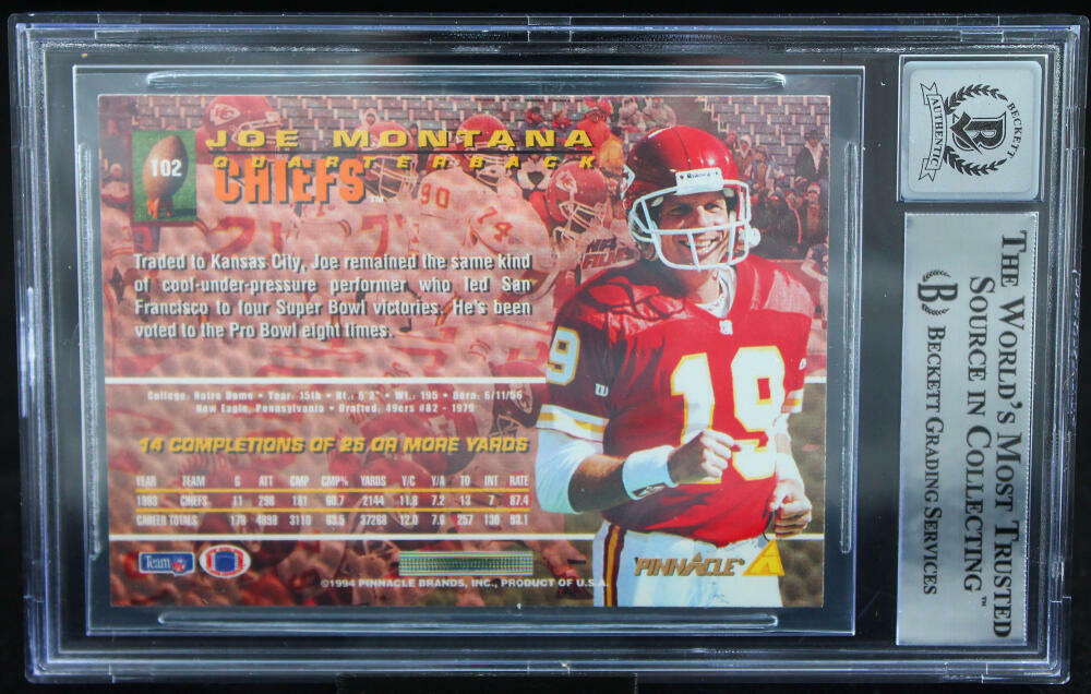 1994 Pinnacle #102 Joe Montana Auto Kansas City Chiefs BGS Autograph 10