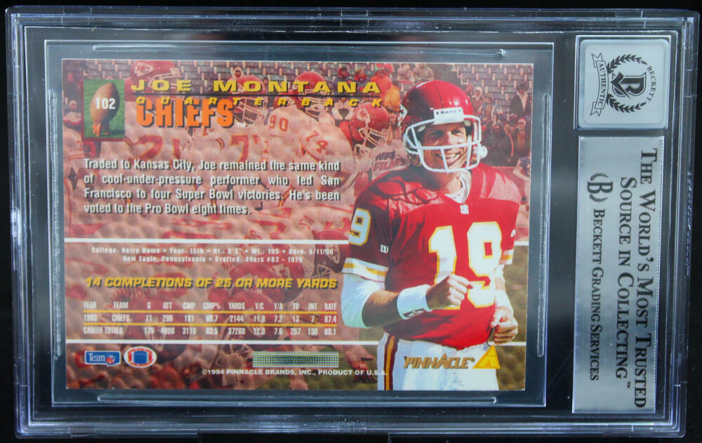 1994 Pinnacle #102 Joe Montana Auto Kansas City Chiefs BGS Autograph 10