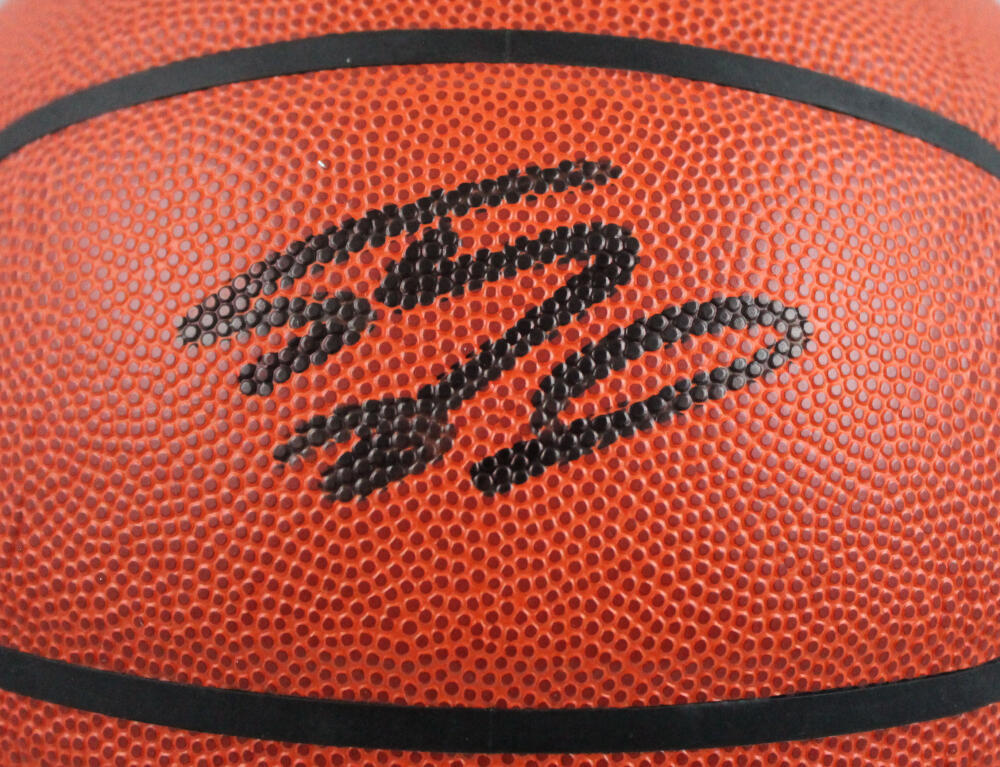 Shaquille O' Neal Autographed Wilson NBA Basketball-Beckett W Hologram *Black