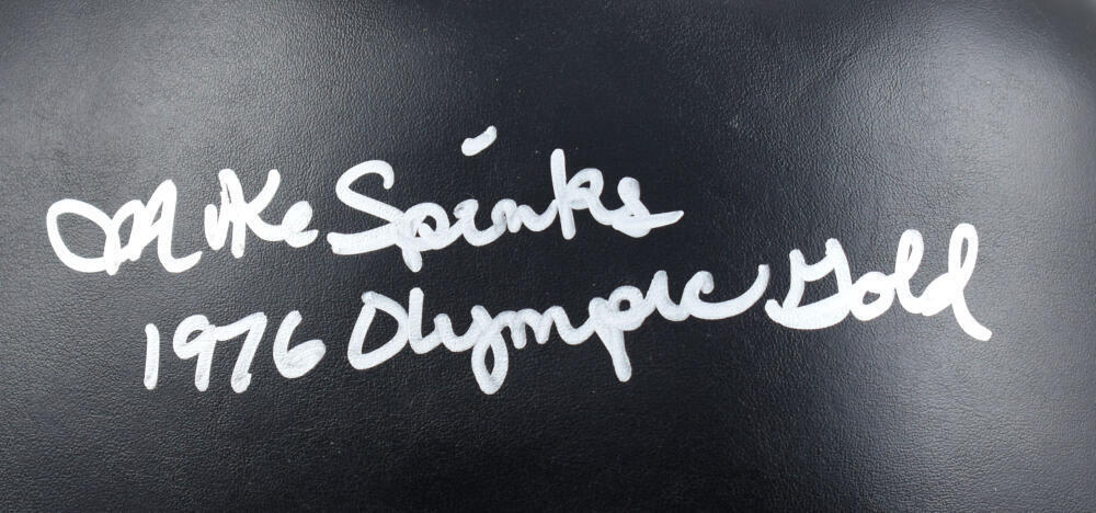 Michael Spinks Autographed Black Everlast Boxing Glove w/Gold- Beckett W Holo *R