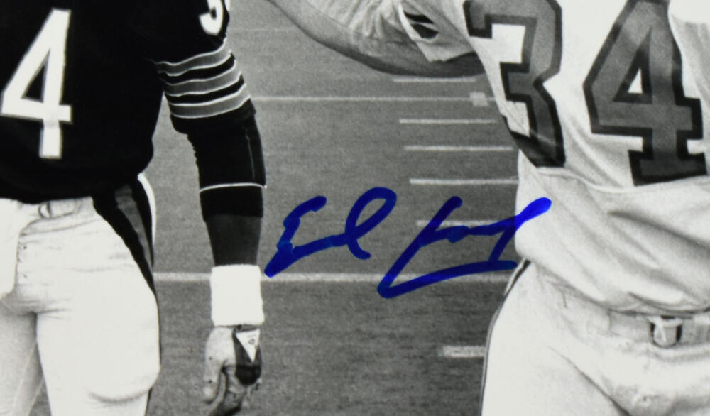 Earl Campbell Autographed Oilers 8x10 Photo B&W w/ Walter Payton-Beckett W Holo