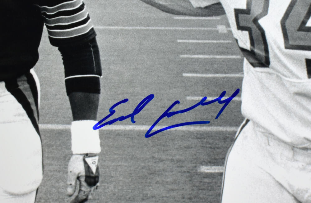 Earl Campbell Signed Oilers 16x20 B/W w/ Walter Payton Photo- Beckett W Hologram