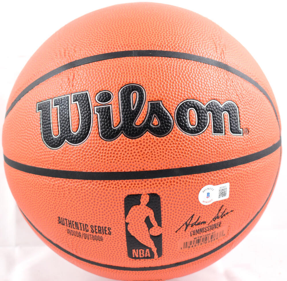 Giannis Antetokounmpo Autographed NBA Official Wilson Basketball -Beckett W Holo
