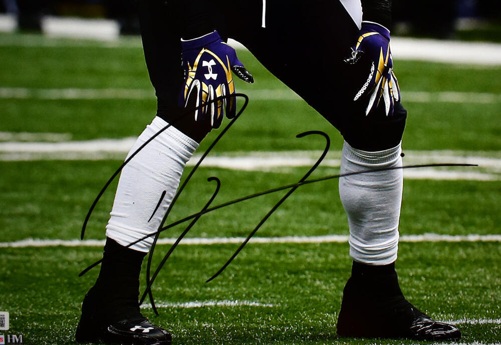 Ray Lewis Autographed Baltimore Ravens 16x20 Stance Photo- Beckett W Hologram