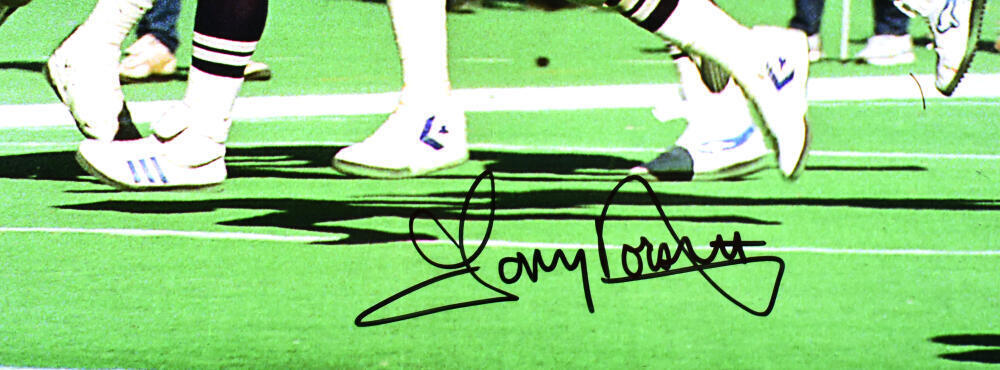 Tony Dorsett Autographed Dallas Cowboys 16x20 Vs. Eagles Photo - Beckett W Holo
