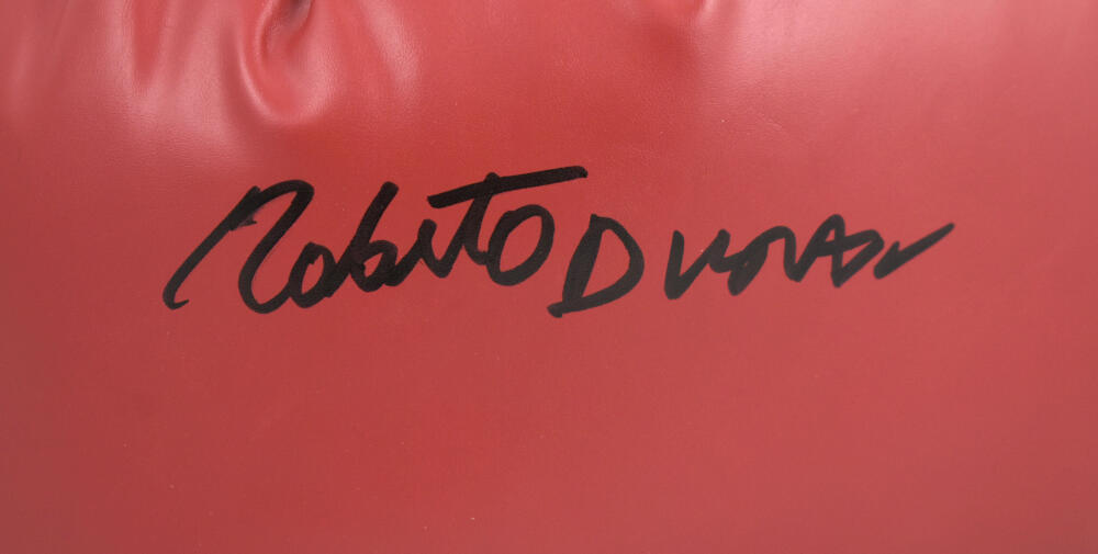 Roberto Duran Autographed Red Everlast Boxing Glove *Left - Beckett W Hologram