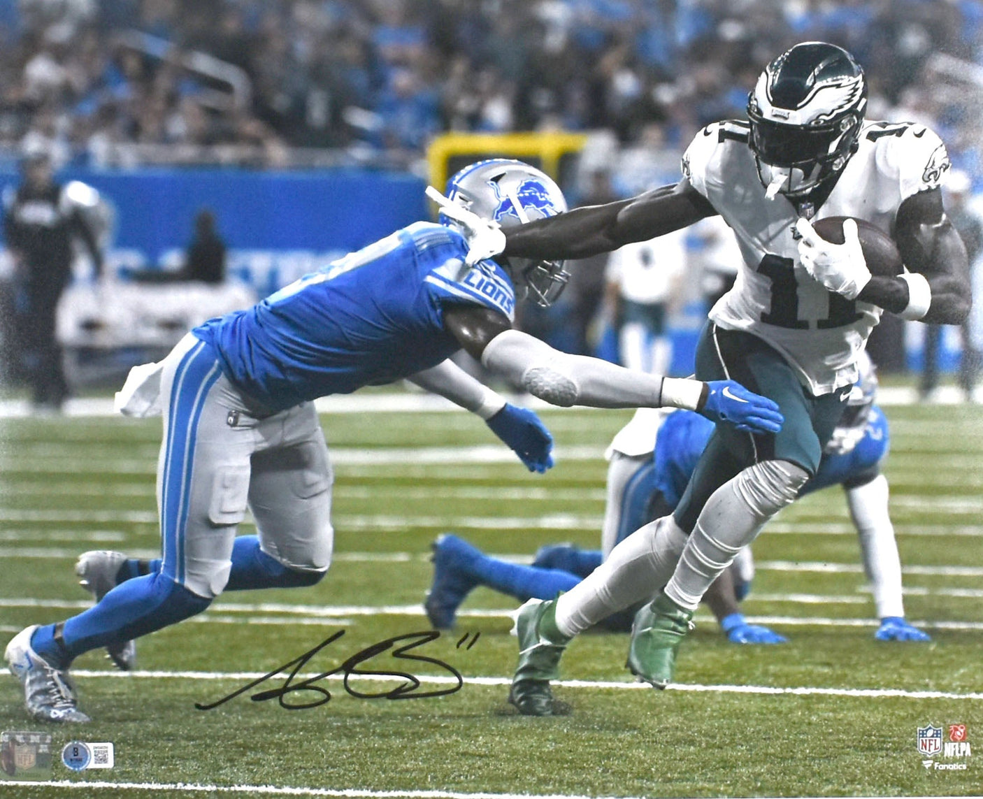 A.J. Brown Signed Philadelphia Eagles 16x20 Running Photo - Beckett W Hologram