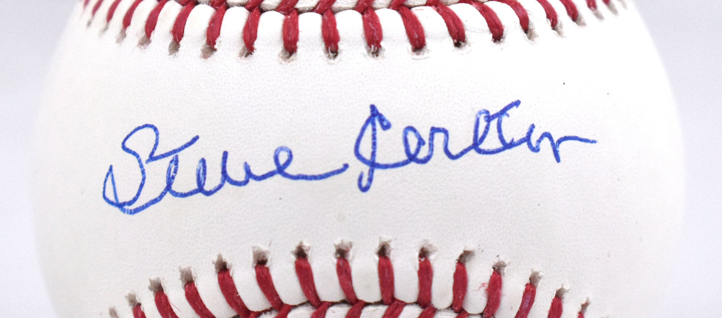 Steve Carlton Autographed Rawlings OML Baseball - Beckett W Hologram *Blue