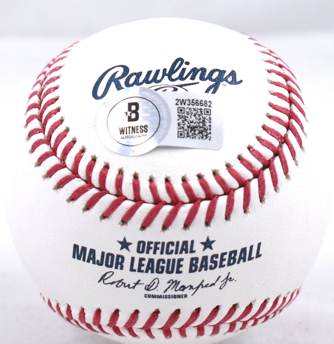 Tony Perez Autographed Rawlings OML Baseball w/3X WS CHAMPS - Beckett W Hologram