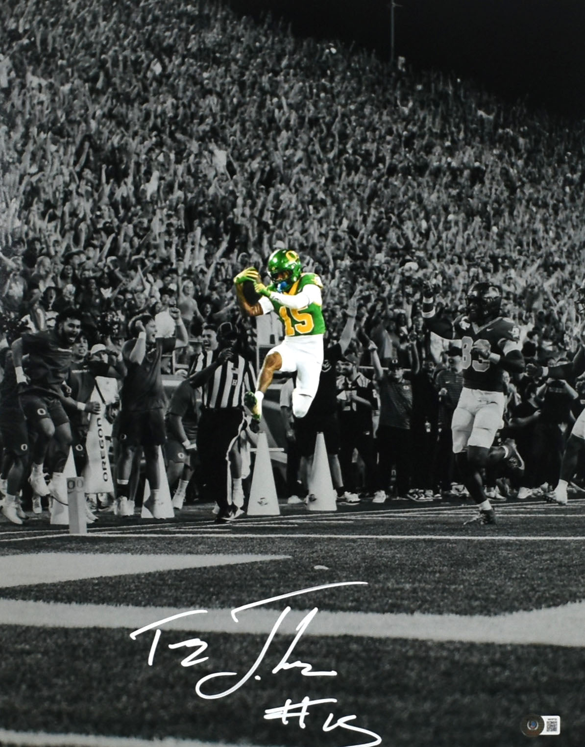 Tez Johnson Autographed Oregon Ducks 16x20 Spotlight Photo-Beckett W Holo *White