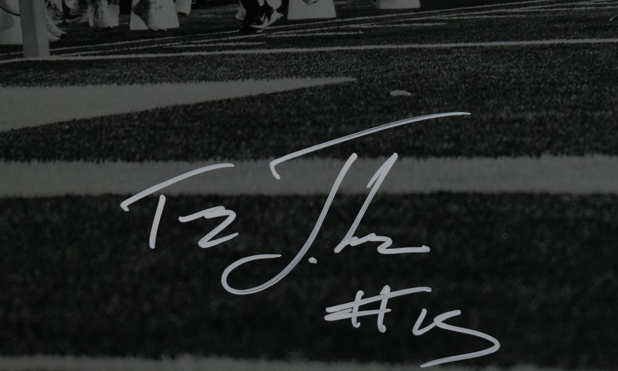 Tez Johnson Autographed Oregon Ducks 16x20 Spotlight Photo-Beckett W Holo *White
