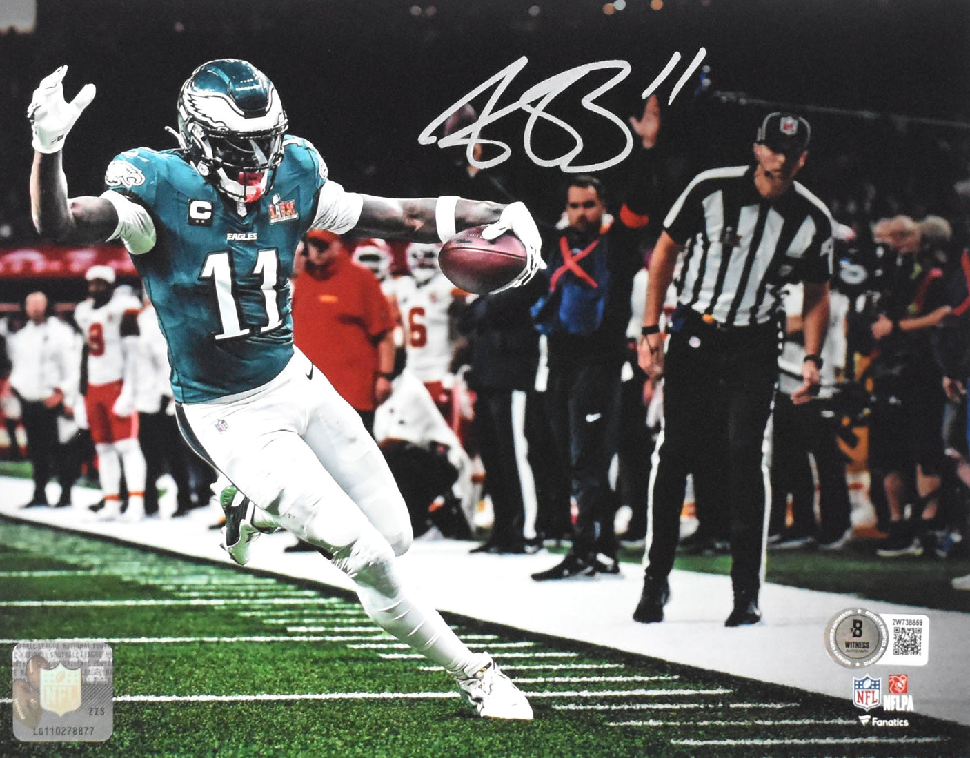 AJ Brown Autographed Philadelphia Eagles 8x10 Spotlight Photo - Beckett W Holo
