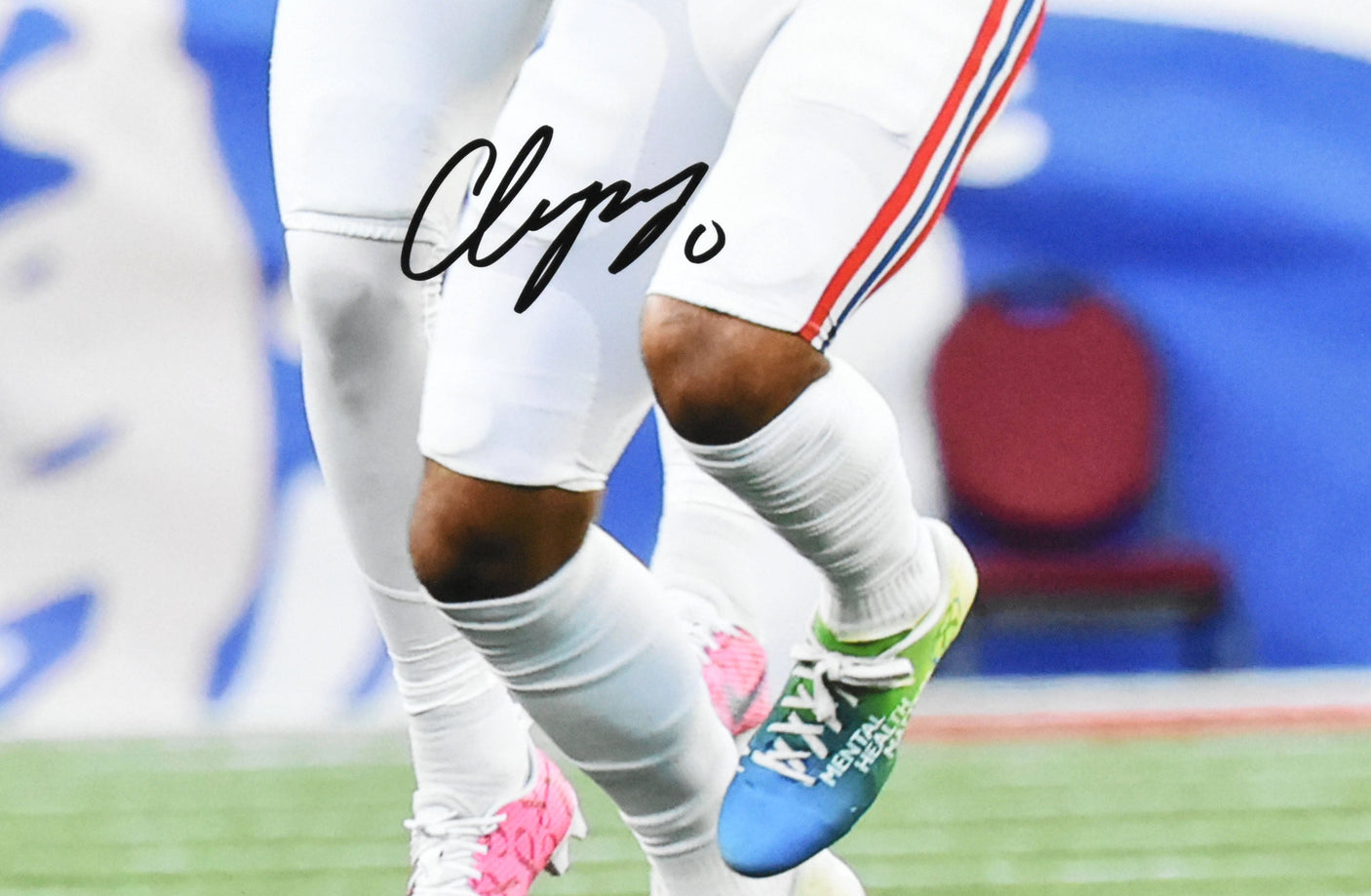 Christian Gonzalez Autographed Patriots 16x20 INT Photo - Beckett W Hologram