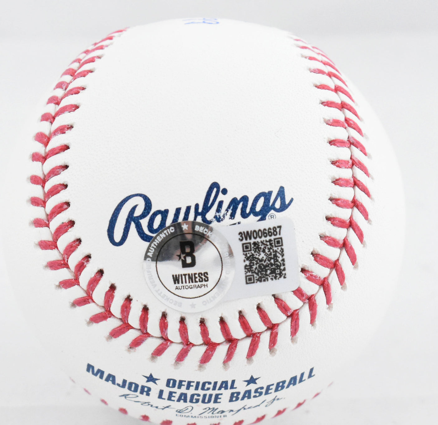 Robin Yount Autographed Rawlings OML Baseball w/HOF - Beckett W Hologram *Blue