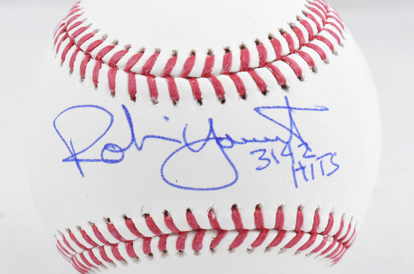 Robin Yount Autographed Rawlings OML Baseball w/3,142 Hits - Beckett W Hologram