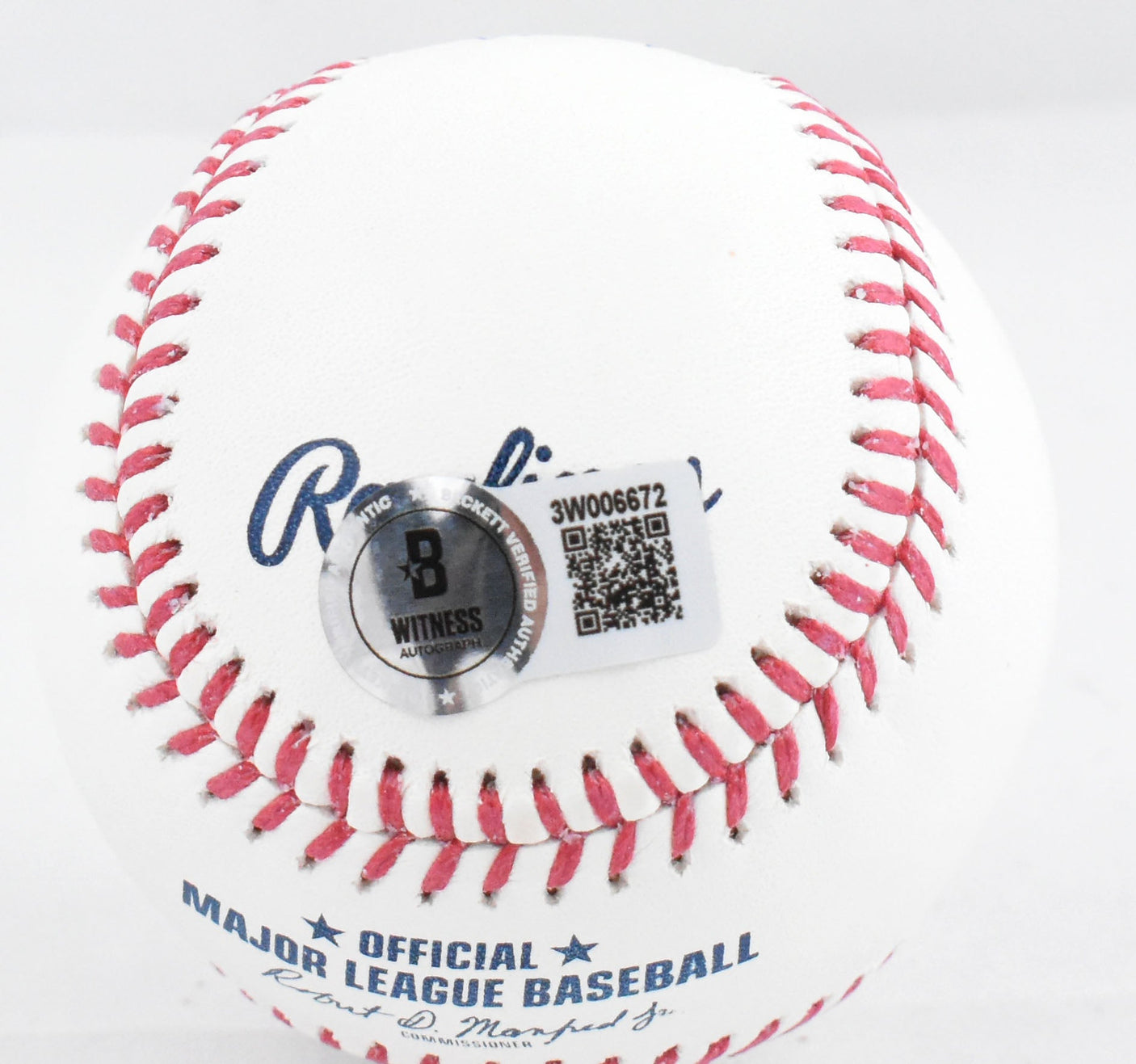 Robin Yount Autographed Rawlings OML Baseball w/3,142 Hits - Beckett W Hologram