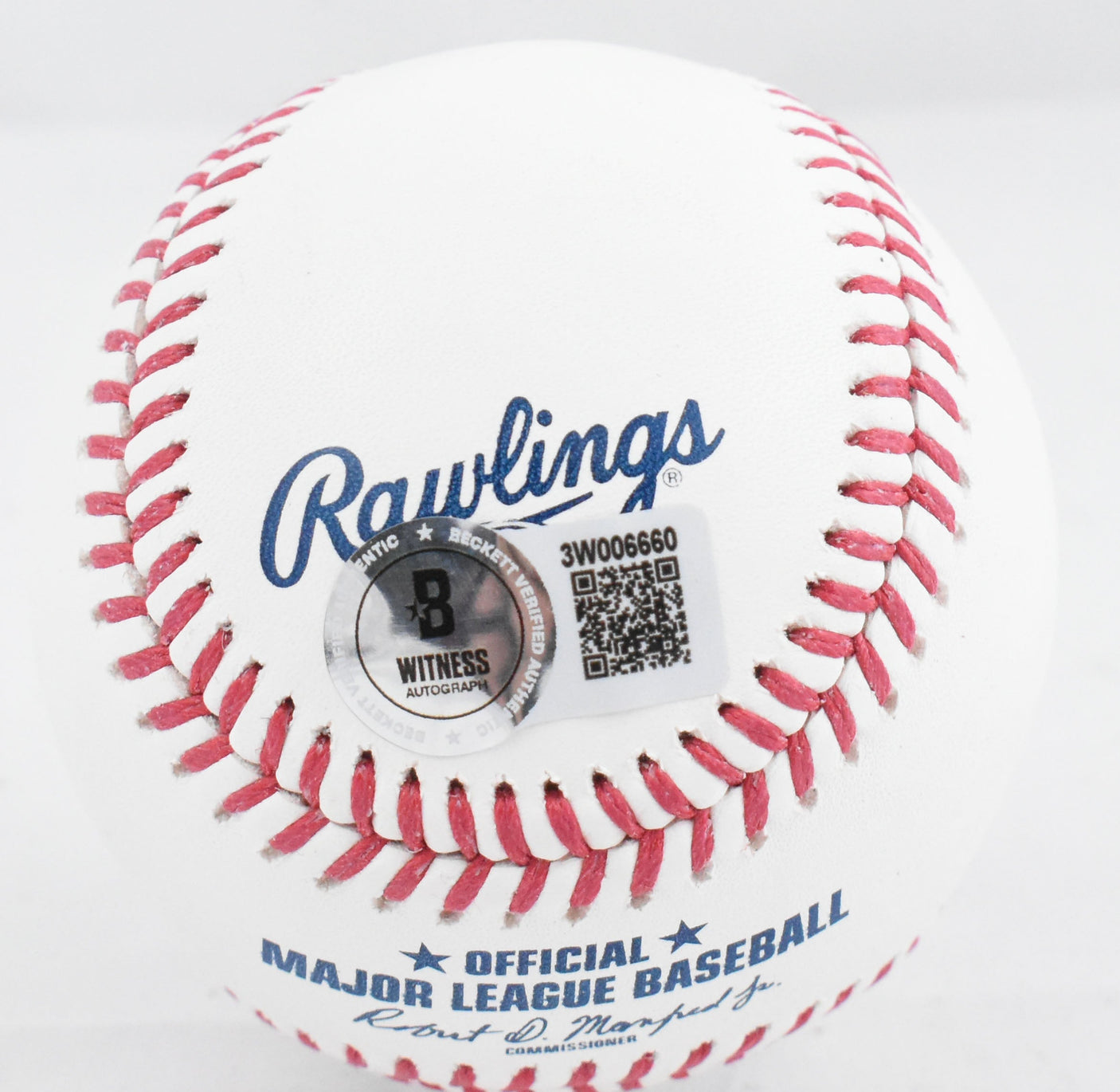 Robin Yount Autographed Rawlings OML Baseball - Beckett W Hologram *Blue