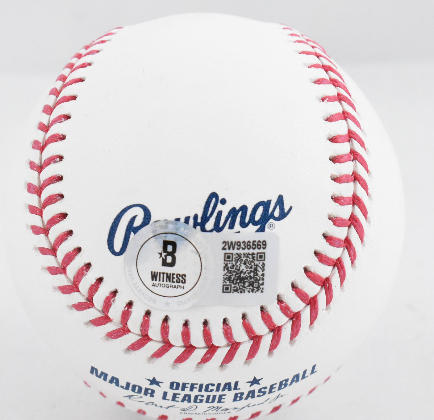 Rollie Fingers Autographed Rawlings OML Baseball 3x WS Champs-Beckett W Hologram