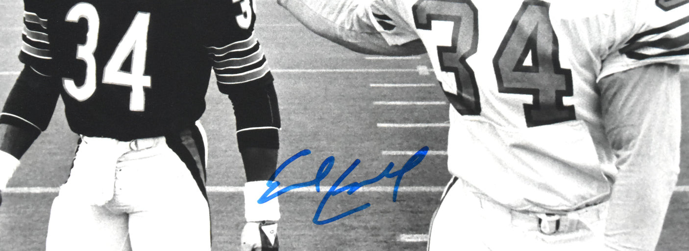Earl Campbell Autographed 11x14 Houston Oilers B/W Photo w/Payton-Beckett W Holo