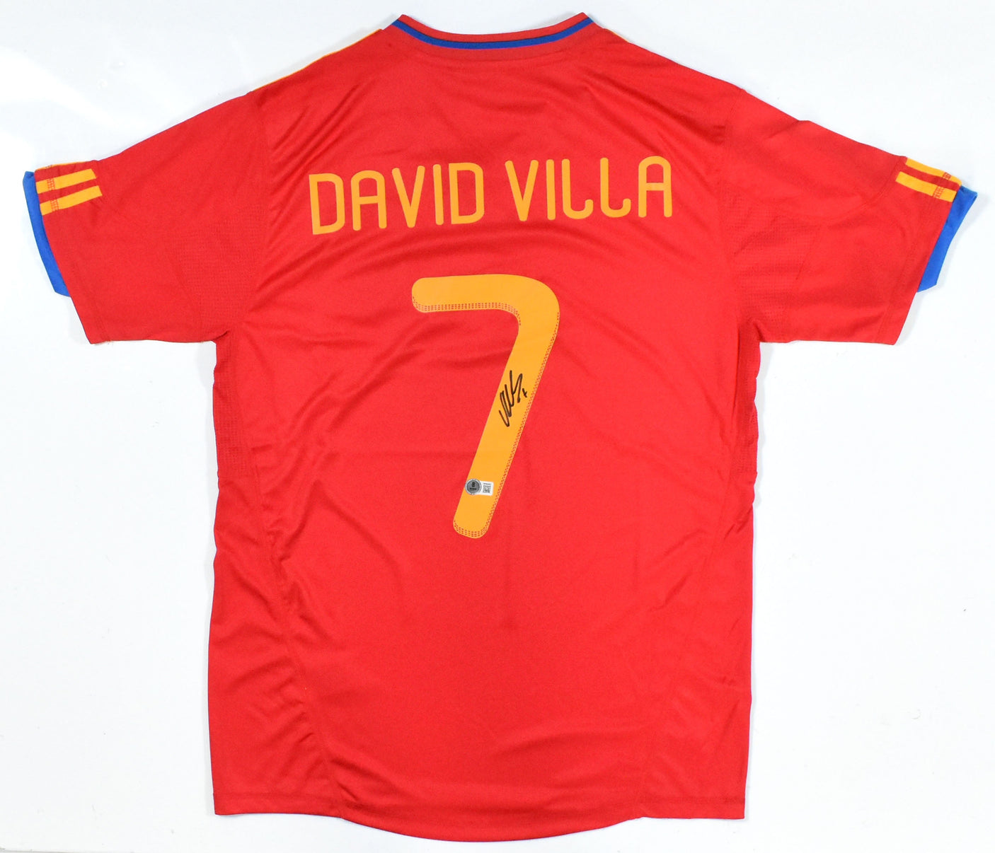 David Villa Autographed Spain Home Soccer Jersey #7 - Beckett W Hologram *M