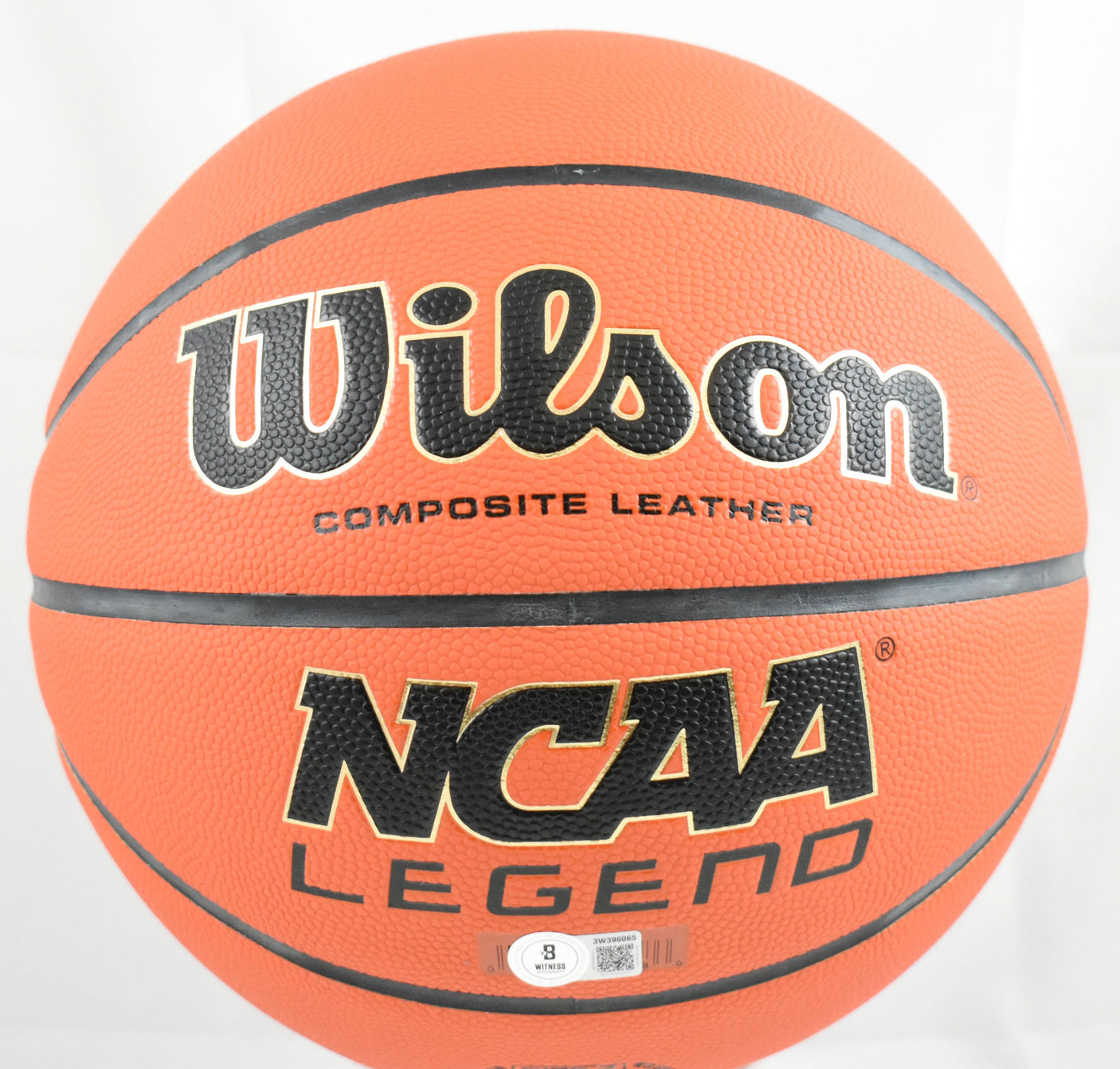 Jim Calhoun Autographed NCAA Wilson Basketball 3x NCAA Champs - Beckett W Holo