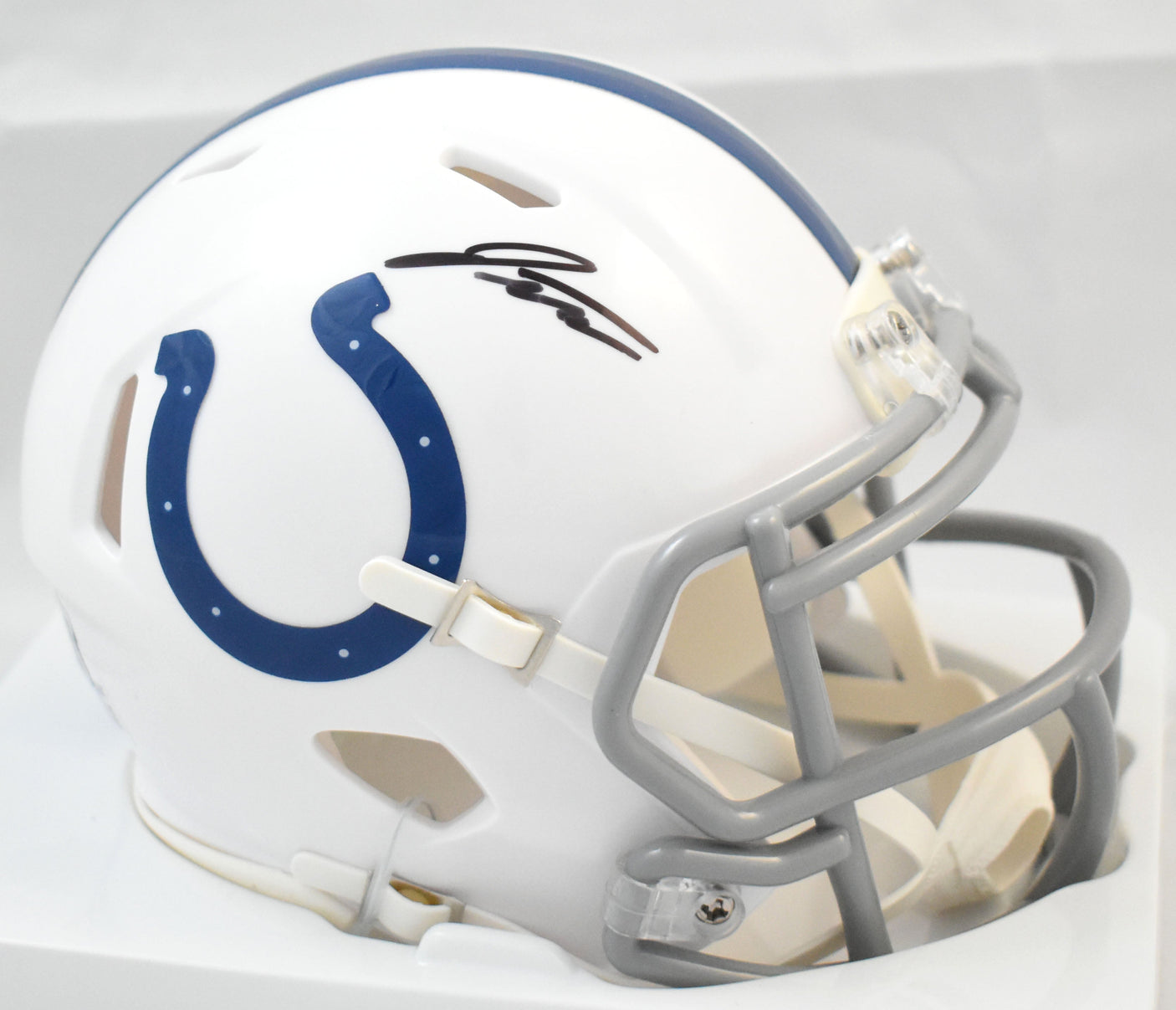 Jonathan Taylor Autographed Indianapolis Colts Speed Mini Helmet- Beckett W Holo