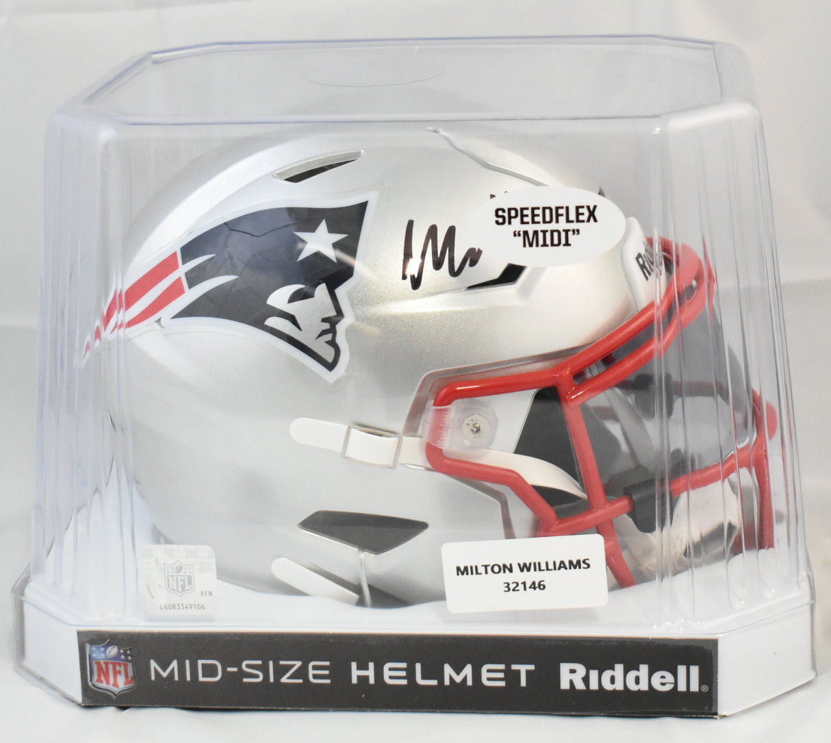 Milton Williams Autographed Patriots Mid-Size SpeedFlex Helmet - Beckett W Holo