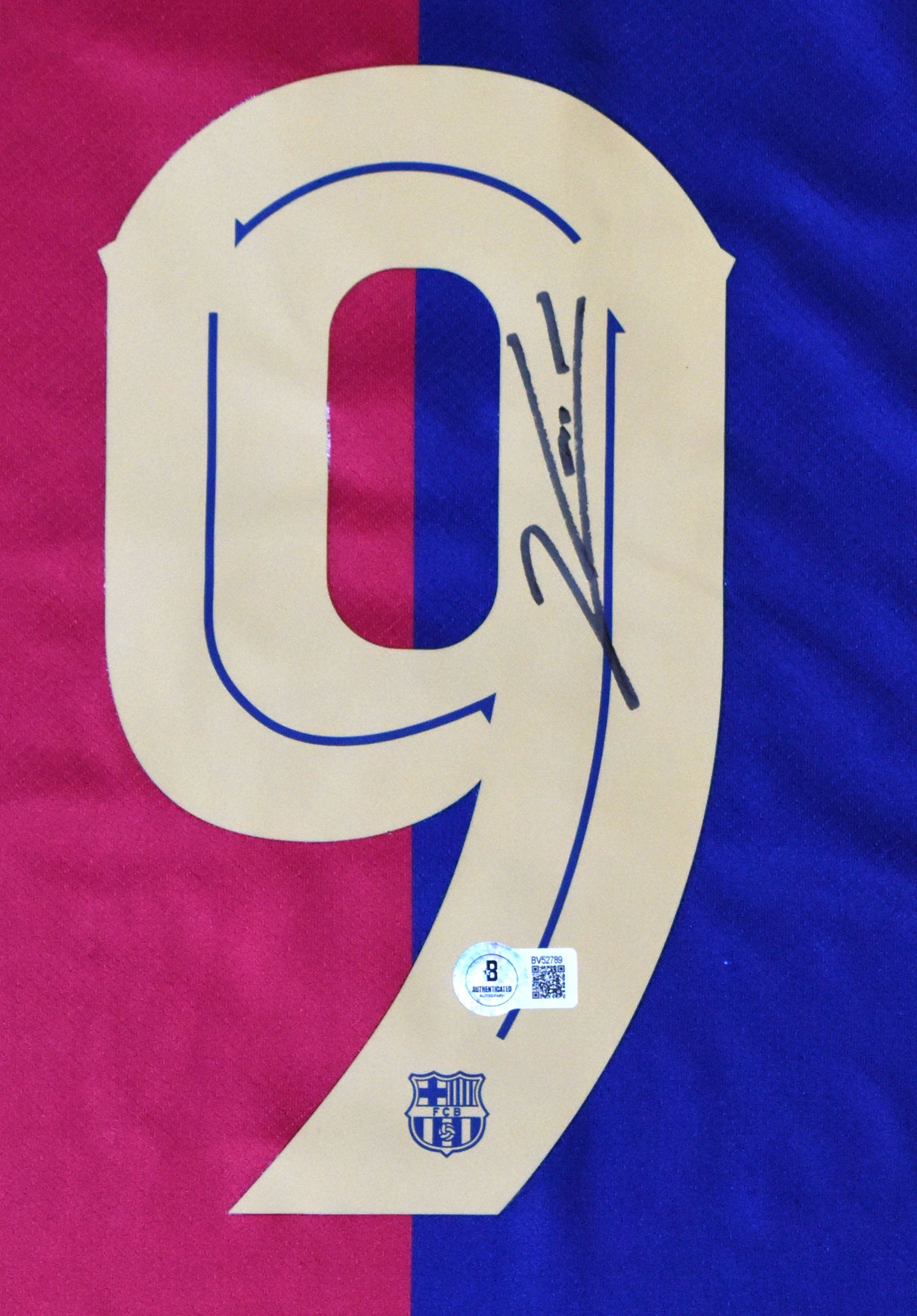 Lewandowski Autographed FC Barcelona Home Soccer Jersey #9 - Beckett Holo *M
