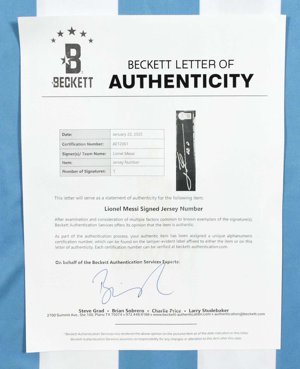 Lionel Messi Autographed Argentina Home Soccer Jersey #10 - Beckett Holo *M LOA