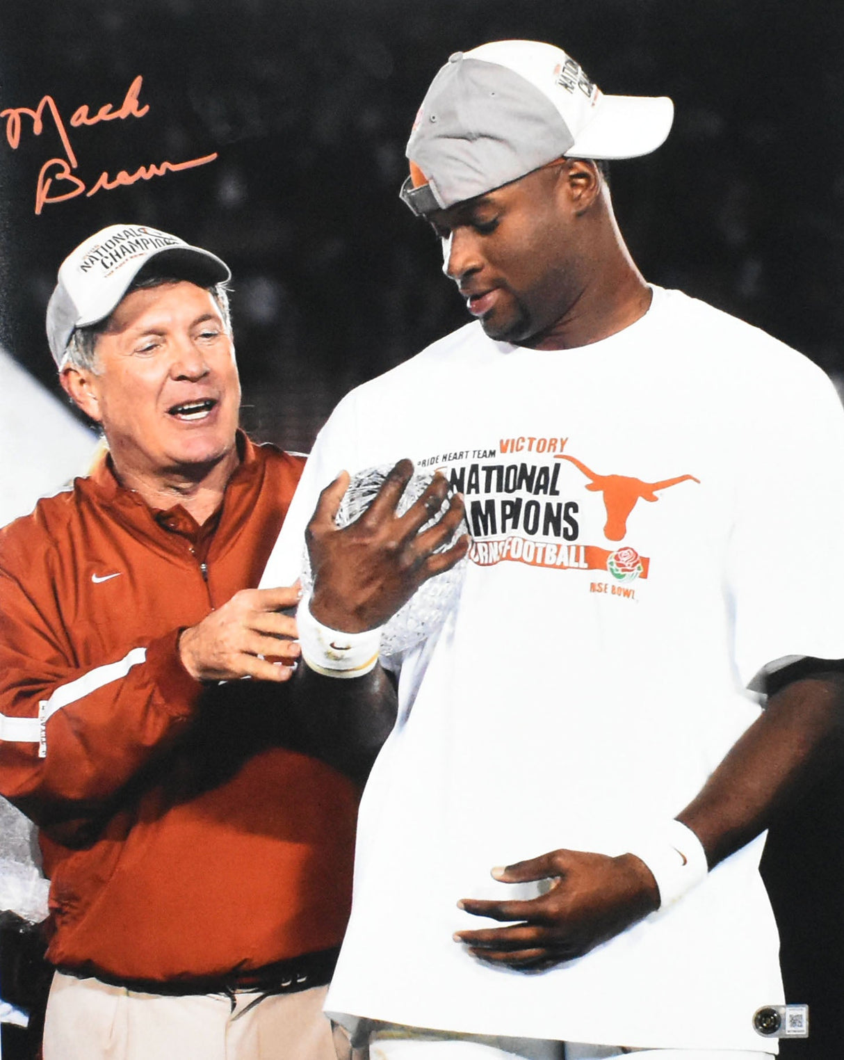 Mack Brown Autographed Texas Longhorns 16x20 Trophy Photo- Beckett W Hologram