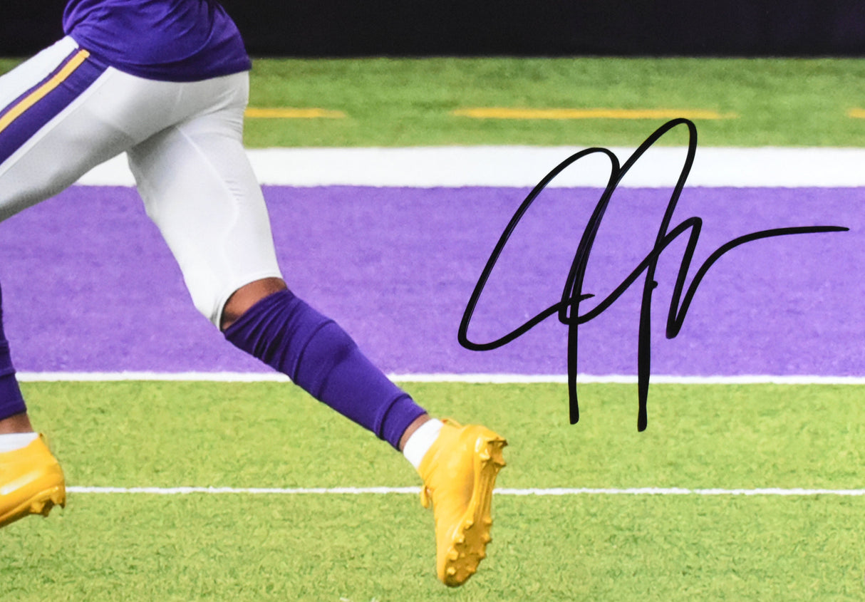 Justin Jefferson Autographed Minnesota Vikings 16x20 Smile Photo- Beckett W Holo