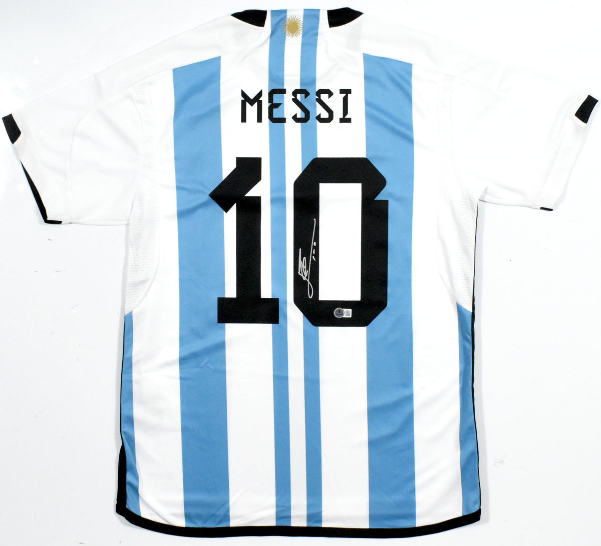 Lionel Messi Autographed Argentina Home Soccer Jersey #10 - Beckett *L