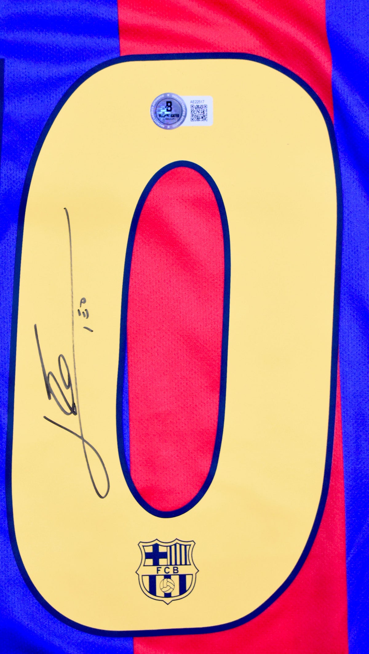 Lionel Messi Autographed Barcelona Home Soccer Jersey #30 - Beckett *L