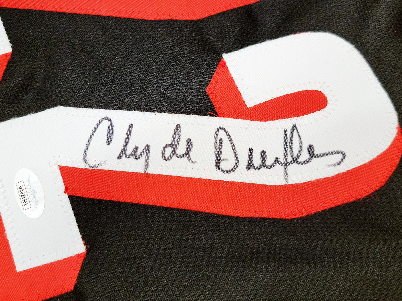Portland Trailblazers Clyde Drexler Autographed Black Jersey The Glide JSA Stock #202352